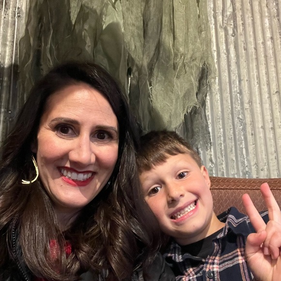 Meet your Posher, Suzanne - Picture 1 of 1